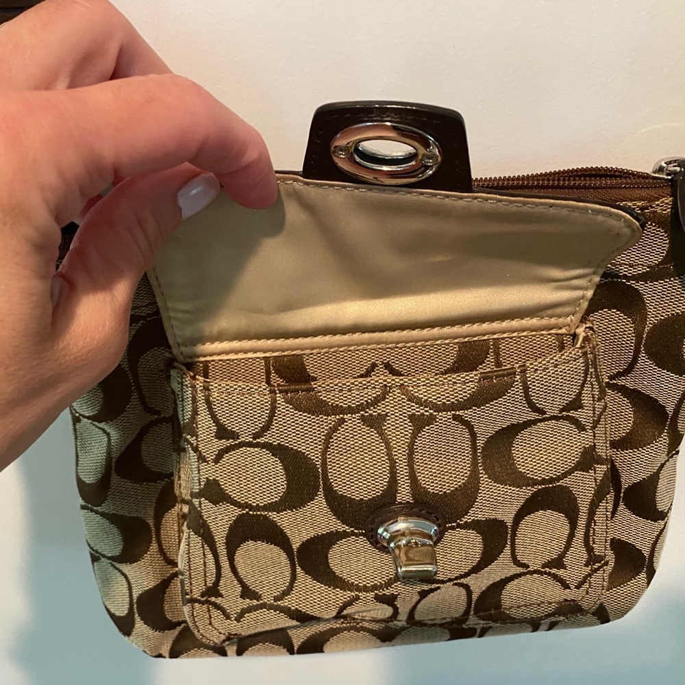 Coach cross body purse NEVER used